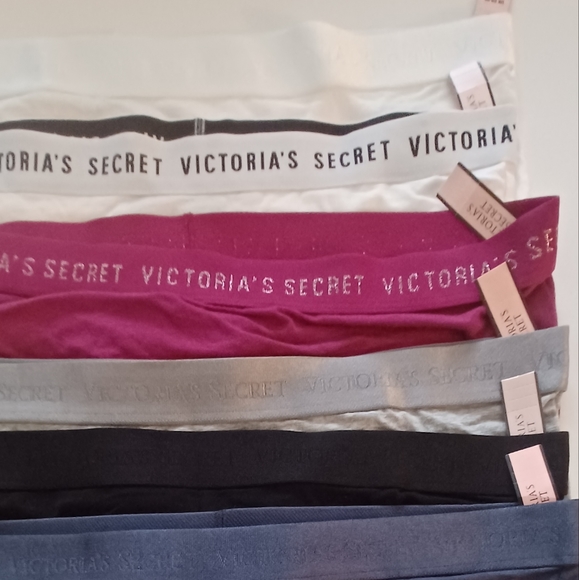 Victoria's Secret shortie - Grey LRG - Picture 1 of 2